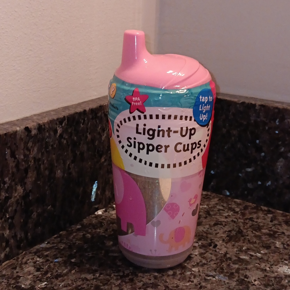 Cudlie Juvenile Products  Toddler Sippy Cup Light-Up Pink NWT BPA Free 10 Oz